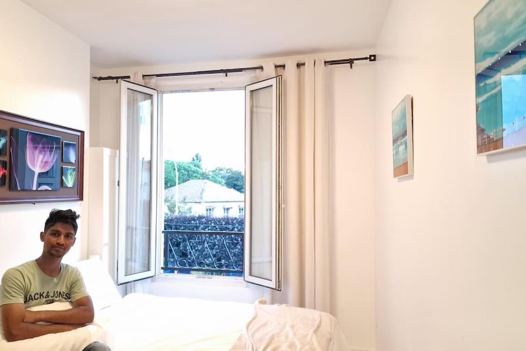 Paris Tourist Apartment, France Stains Esterno foto