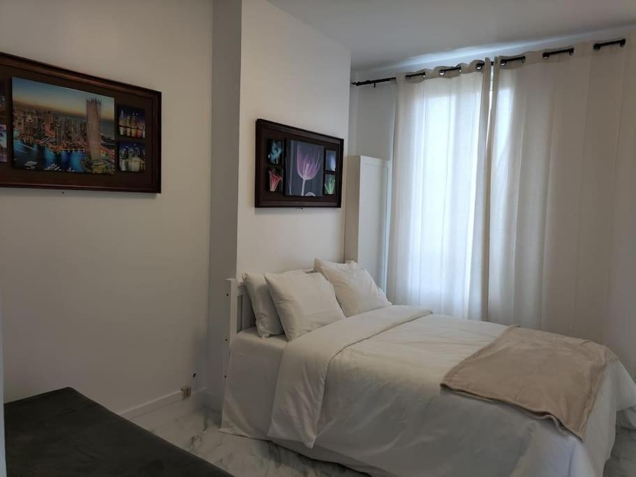 Paris Tourist Apartment, France Stains Esterno foto