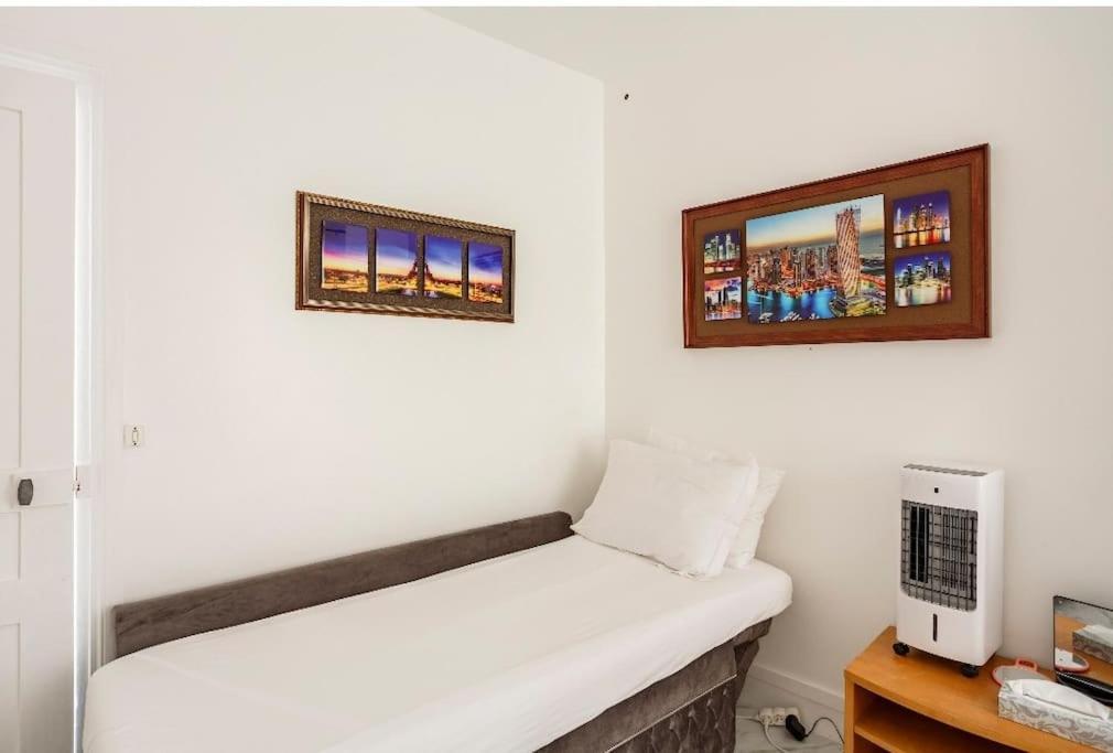 Paris Tourist Apartment, France Stains Esterno foto