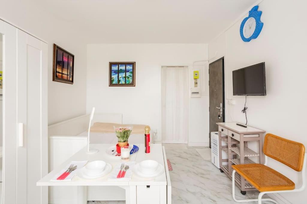Paris Tourist Apartment, France Stains Esterno foto