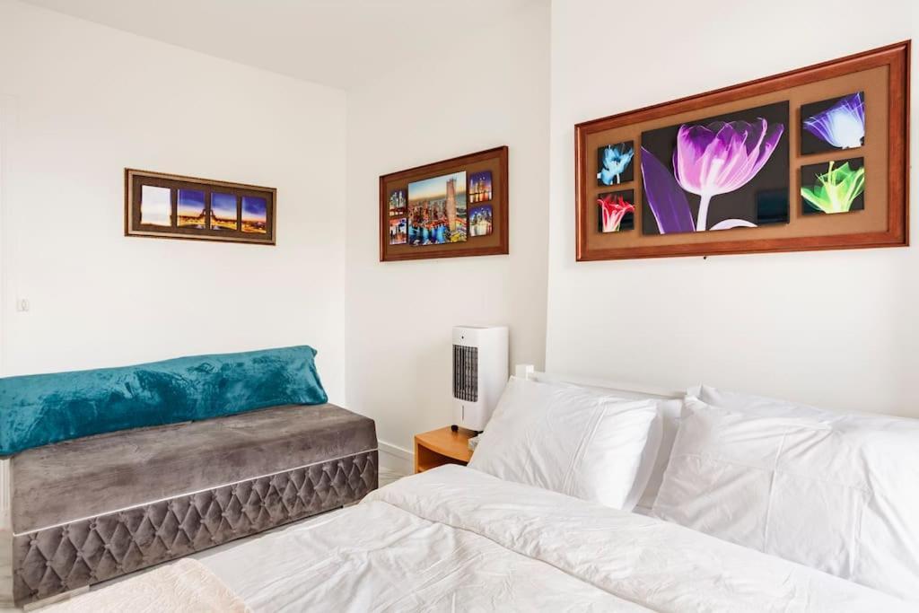 Paris Tourist Apartment, France Stains Esterno foto